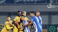 Pelatih Persib Singgung Bhayangkara FC yang Sering Dapat Penalti